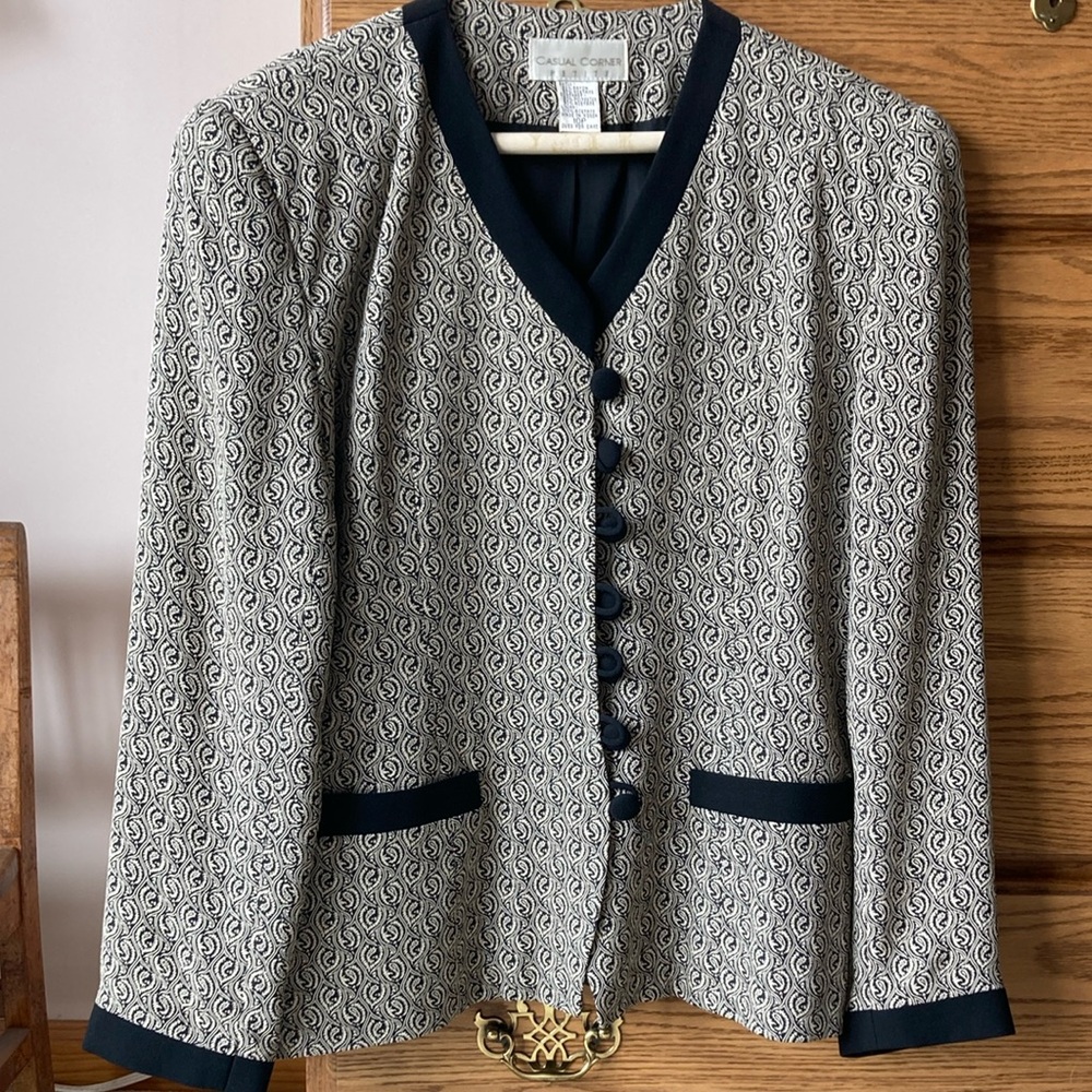 Casual Corner Black and White Patterned Blazer